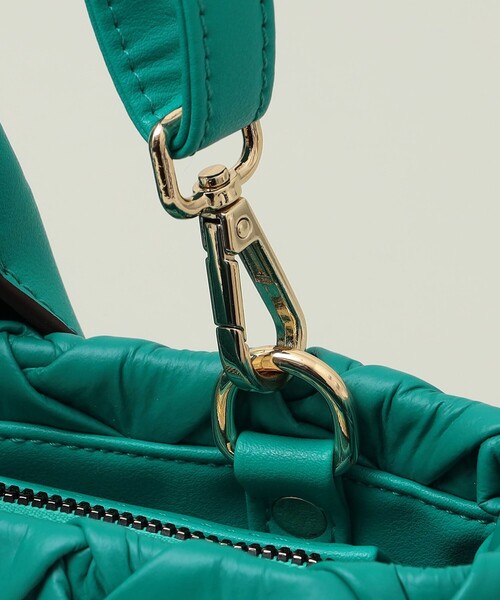 2 way MCM グリーン ハンドバッグ ショルダーストラップ付き。 2 way MCM グリーン ハンドバッグ ショルダーストラップ付き。