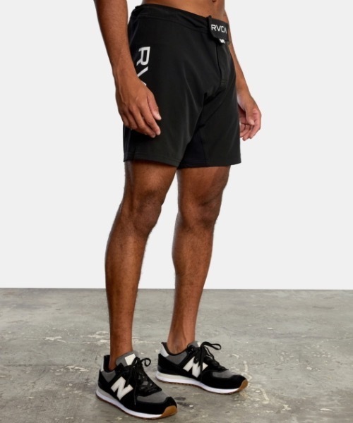 RVCA(ルーカ)の「RVCA SPORT メンズ FIGHT SCRAPPER 17 ウォークパンツ/ショートパンツ 【2024年春夏モデル】/ルーカブランドロゴプリント4WAYストレッチファイティングパンツ(その他パンツ・メンズ・ブラック系その他/ブラック/カモフラージュ・30inch/32inch/34inch/36inch)」の6枚目の写真
