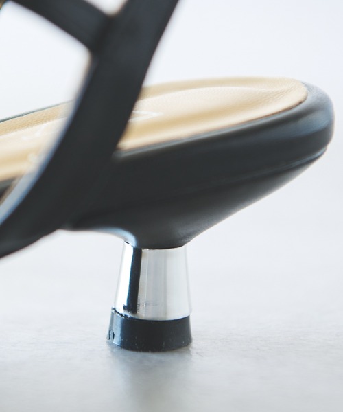 mio notis(ミオノティス)の「【MIO NOTIS(ミオ ノティス)】ナローベルトメタルヒールサンダル(サンダル・レディース・オレンジ/ホワイト/ブラック・37/38)」の19枚目の写真