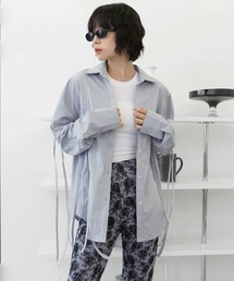 UNE MANSION（ユヌマンション）の「【大人気アイテム】[UNE ORIGINAL]オーバーサイズフロントシャーリングリボンブラウスシャツ（シャツ/ブラウス）」