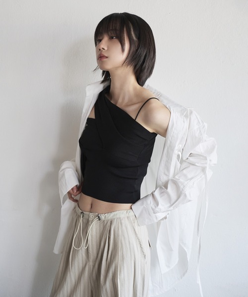 UNE MANSION（ユヌマンション）の「【大人気アイテム】[UNE ORIGINAL]オーバーサイズフロントシャーリングリボンブラウスシャツ（シャツ/ブラウス・レディース・ピンク/チャコール/ベージュ/ブラック/スカイブルー/アイボリー/グレー/ブルー/カーキ/ネイビー・FREE）」の11枚目の写真