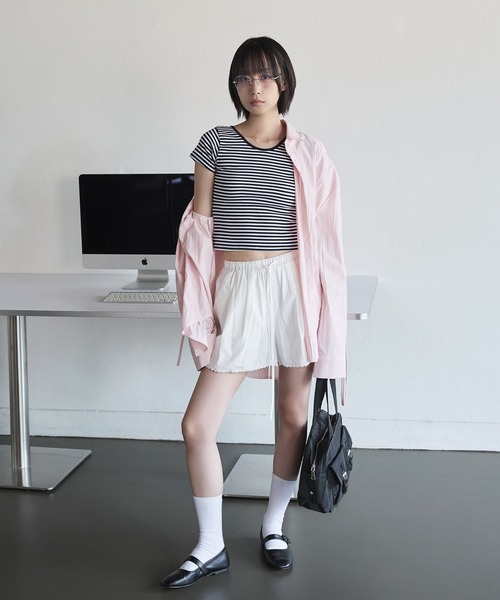 UNE MANSION（ユヌマンション）の「【大人気アイテム】[UNE ORIGINAL]オーバーサイズフロントシャーリングリボンブラウスシャツ（シャツ/ブラウス・レディース・ピンク/チャコール/ベージュ/ブラック/スカイブルー/アイボリー/グレー/ブルー/カーキ/ネイビー・FREE）」の14枚目の写真