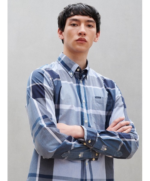 【新品、未使用品】Barbour テイラードフィット 長袖シャツ チェック柄 Barbour（バブアー）の「Harris タータンチェック シャツ（テーラード