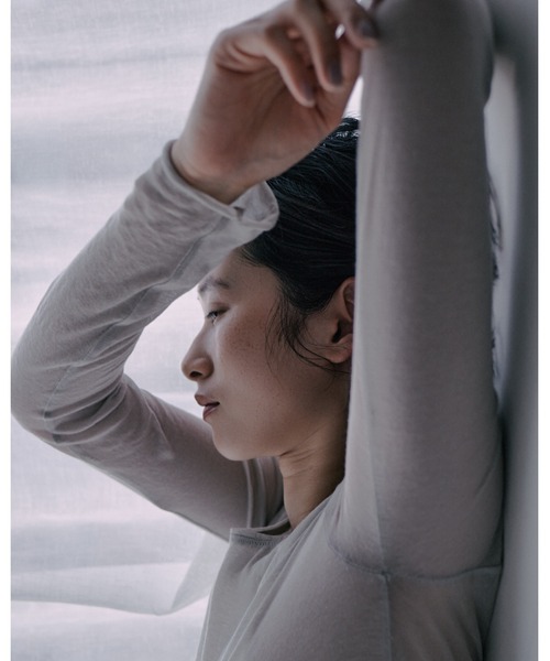 ENCIRCLE（エンサークル）の「【ENCIRCLE/エンサークル】Sheer top/シアートップス（Tシャツ/カットソー・レディース・ブラック/ライトグレー・FREE）」の9枚目の写真