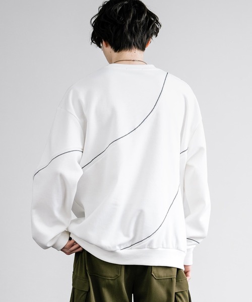 Rocky Monroe(ロッキーモンロー)の「オーバーサイズトリムステッチクルーネックプルオーバー(スウェット・メンズ・ブラック/ホワイト×グレー/オフホワイト・M/L)」の6枚目の写真
