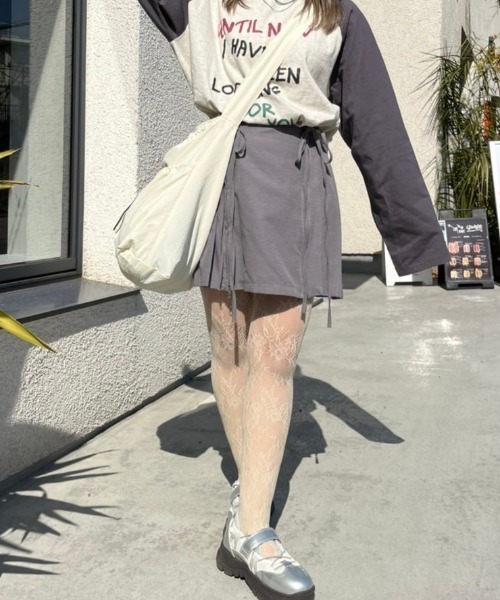 nemne store(ネンネストア)の「《Delfy》ダブルリボンジッププリーツスカート(スカート・レディース・ブラック/グレー・MEDIUM/SMALL)」の12枚目の写真