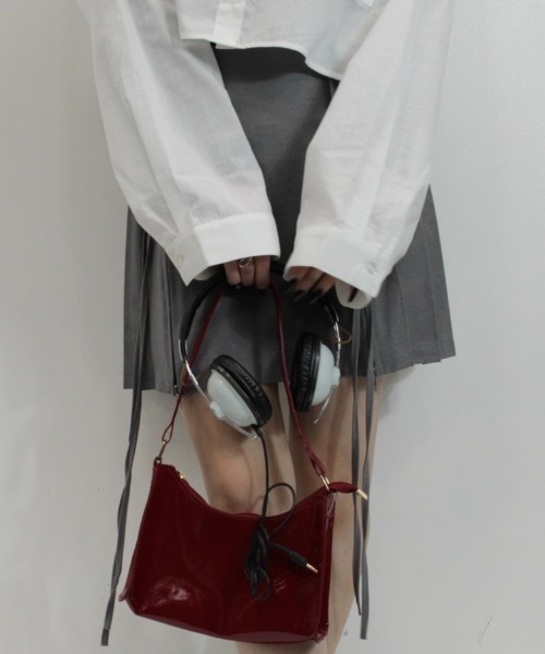 nemne store(ネンネストア)の「《Delfy》ダブルリボンジッププリーツスカート(スカート・レディース・ブラック/グレー・MEDIUM/SMALL)」の19枚目の写真
