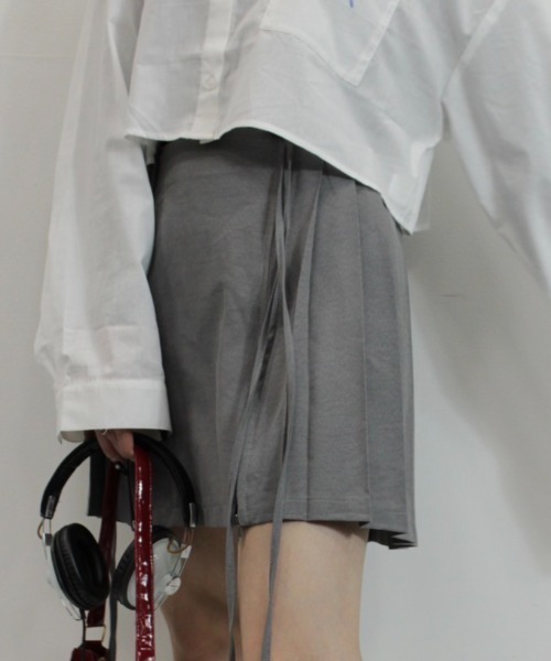 nemne store(ネンネストア)の「《Delfy》ダブルリボンジッププリーツスカート(スカート・レディース・ブラック/グレー・MEDIUM/SMALL)」の18枚目の写真