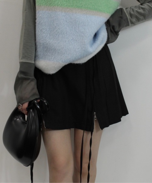 nemne store(ネンネストア)の「《Delfy》ダブルリボンジッププリーツスカート(スカート・レディース・ブラック/グレー・MEDIUM/SMALL)」の6枚目の写真