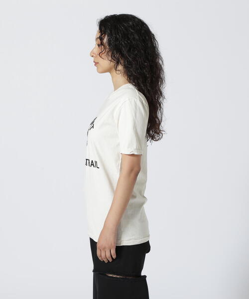 MIXTA(ミクスタ)の「MIXTA/ミクスタ CREW NECK TABBY CAT Tシャツ(Tシャツ/カットソー・レディース・ナチュラル・SMALL)」の6枚目の写真