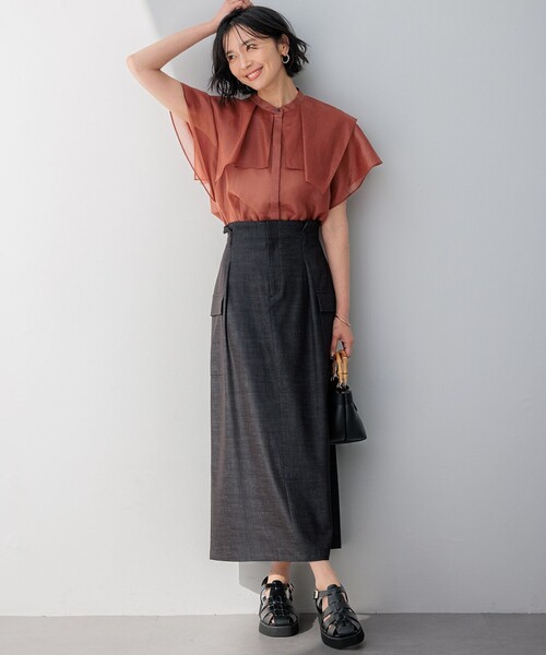 23区(ニジュウサンク)の「【洗える】デニムライクシャンブレー Iライン スカート(スカート・レディース・ブラック系/ネイビー系・36/38/40)」の4枚目の写真