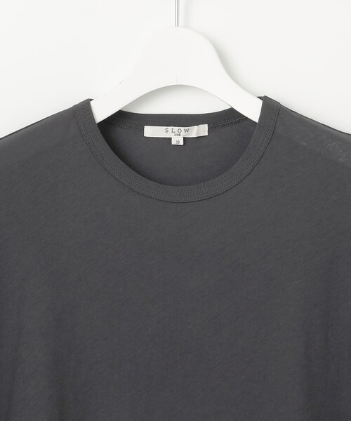 23区(ニジュウサンク)の「【SLOW/WEB限定】シアーツイストシングルジャージー Tシャツ(Tシャツ/カットソー・レディース・ブラック系/グレー系/ベージュ系/ローズ系・32)」の14枚目の写真