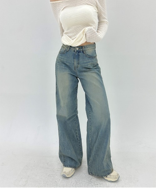 by muni:r（バイ ムニール）の「斜線スリットルーズフィットデニムパンツ（デニムパンツ・レディース・ブルー/ライトブルー・MEDIUM/SMALL）」の3枚目の写真