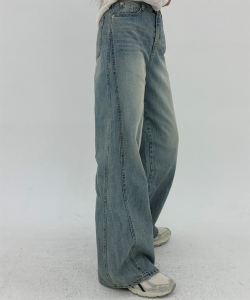 by muni:r（バイ ムニール）の「斜線スリットルーズフィットデニムパンツ（デニムパンツ・レディース・ブルー/ライトブルー・MEDIUM/SMALL）」の10枚目の写真