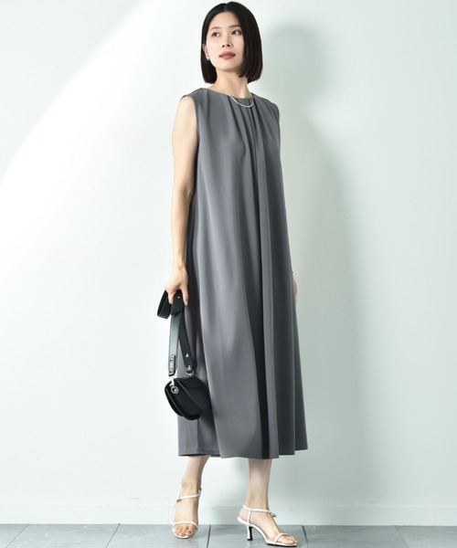 INTERPLANET（インタープラネット）の「カットジョーゼットタックデザインワンピース（ワンピース・レディース・ライトグレー/ブラック/チャコールグレー・FREE）」の5枚目の写真