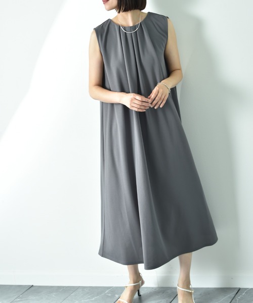INTERPLANET（インタープラネット）の「カットジョーゼットタックデザインワンピース（ワンピース・レディース・ライトグレー/ブラック/チャコールグレー・FREE）」の16枚目の写真