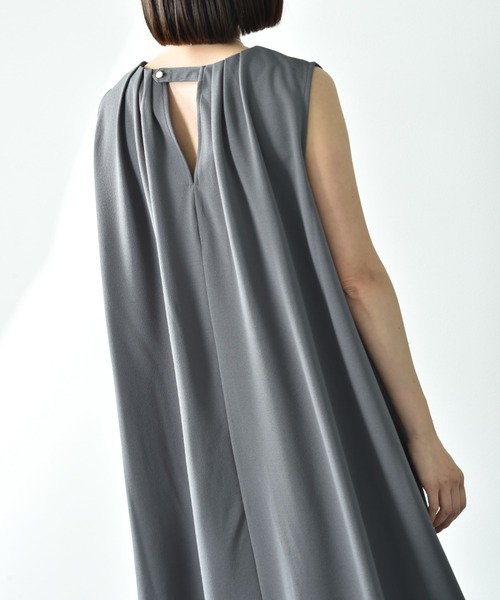 INTERPLANET（インタープラネット）の「カットジョーゼットタックデザインワンピース（ワンピース・レディース・ライトグレー/ブラック/チャコールグレー・FREE）」の15枚目の写真