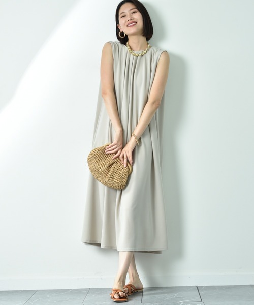 INTERPLANET（インタープラネット）の「カットジョーゼットタックデザインワンピース（ワンピース・レディース・ライトグレー/ブラック/チャコールグレー・FREE）」の19枚目の写真