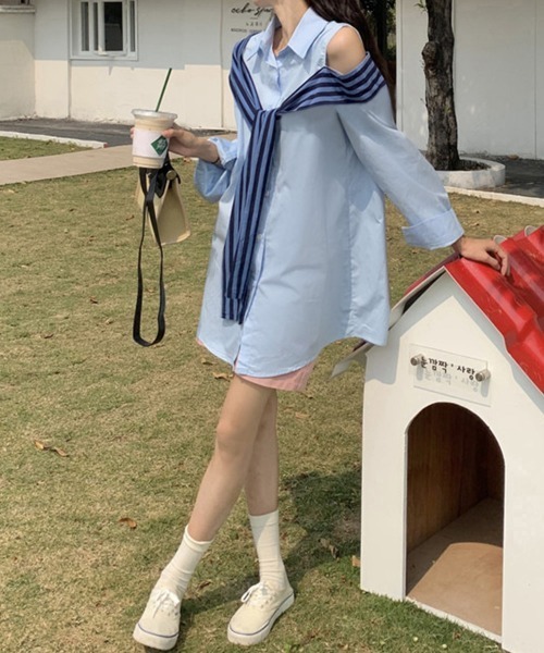 Miniministore(ミニミニストア)の「オフショルダーシャツ肩掛け付きシャツ春夏(シャツ/ブラウス・レディース・ブルー/ベージュ・FREE)」の6枚目の写真