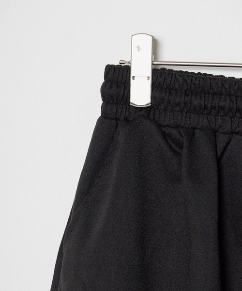 ROOPTOKYO（ループトウキョウ）の「クロップド丈ポロシャツトップス＋ショートパンツセット セットアップ（Tシャツ/カットソー・レディース・ブラック/ホワイト・FREE）」の16枚目の写真