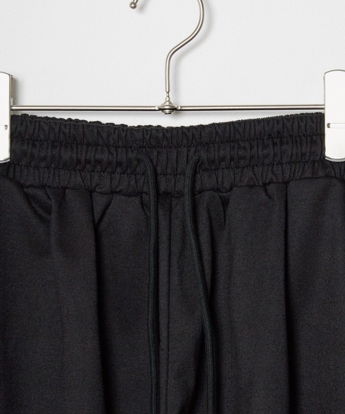 ROOPTOKYO（ループトウキョウ）の「クロップド丈ポロシャツトップス＋ショートパンツセット セットアップ（Tシャツ/カットソー・レディース・ブラック/ホワイト・FREE）」の15枚目の写真