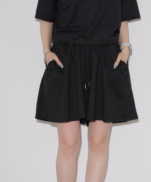 ROOPTOKYO（ループトウキョウ）の「クロップド丈ポロシャツトップス＋ショートパンツセット セットアップ（Tシャツ/カットソー・レディース・ブラック/ホワイト・FREE）」の22枚目の写真