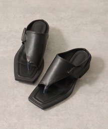 トングスクエアサンダル