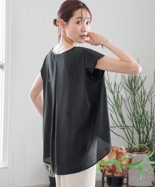 GLOBAL WORK（グローバルワーク）の「快適バック布帛ギャザーT/992297（Tシャツ/カットソー・レディース・ライトグレー/ブラック/ダークパープル/ロイヤルブルー・MEDIUM/LARGE）」の19枚目の写真