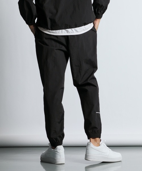 The DUFFER of ST.GEORGE（ザダファーオブセントジョージ）の「【WEB限定アイテム】SET UP RIPSTOP NYLON PANTS：セットアップ リップストップ ナイロンパンツ（その他パンツ・メンズ・ブラック/カーキ/ネイビー・X-LARGE/SMALL/LARGE/MEDIUM）」の11枚目の写真