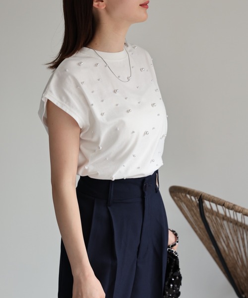 sakishimatokyo(サキシマトーキョー)の「パール付きノースリトップス(Tシャツ/カットソー・レディース・ブラック/オフホワイト・FREE)」の3枚目の写真