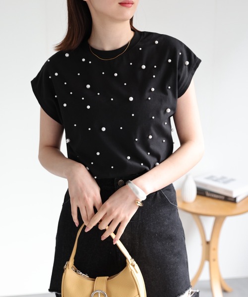sakishimatokyo(サキシマトーキョー)の「パール付きノースリトップス(Tシャツ/カットソー・レディース・ブラック/オフホワイト・FREE)」の9枚目の写真