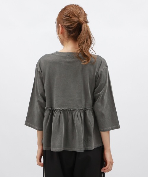 LAKOLE(ラコレ)の「ロゴペプラム8分袖プルオーバー / 146603(Tシャツ/カットソー・レディース・ネイビー/チャコール/アイボリー・FREE)」の9枚目の写真