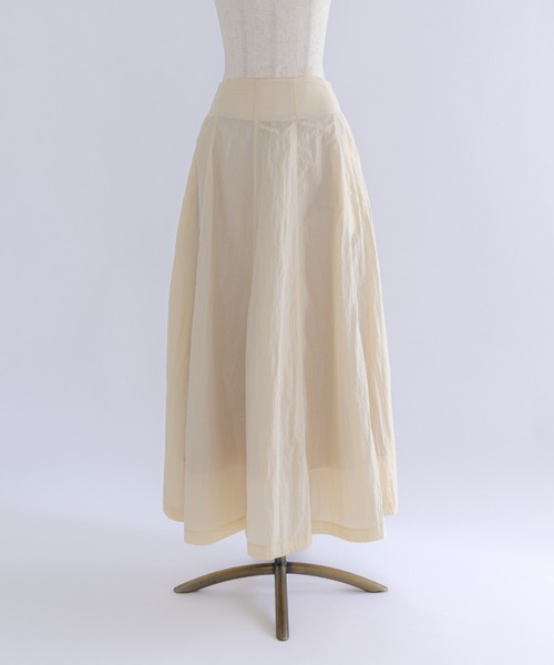 EN NEUME(エンノイム)の「Nylon Taffeta Flared Skirt(スカート・レディース・イエロー/ブラック/ブルー・FREE)」の5枚目の写真
