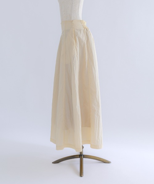 EN NEUME(エンノイム)の「Nylon Taffeta Flared Skirt(スカート・レディース・イエロー/ブラック/ブルー・FREE)」の7枚目の写真