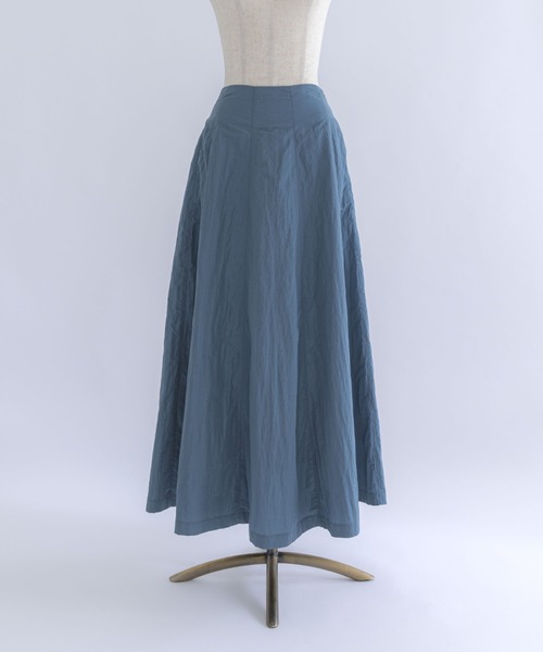 EN NEUME(エンノイム)の「Nylon Taffeta Flared Skirt(スカート・レディース・イエロー/ブラック/ブルー・FREE)」の9枚目の写真