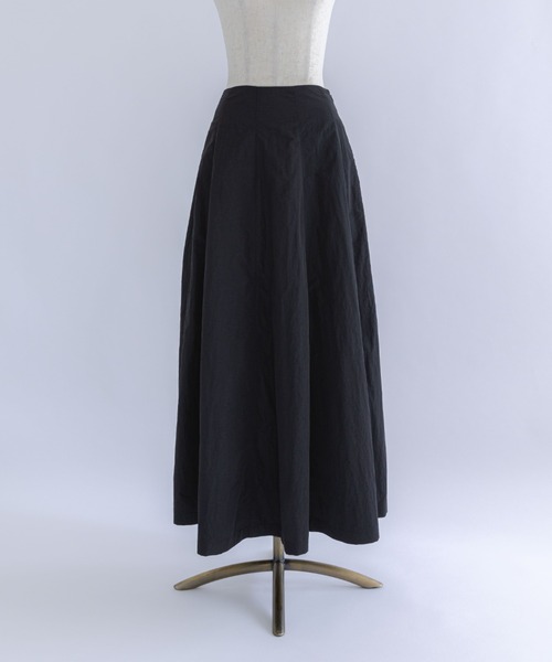 EN NEUME(エンノイム)の「Nylon Taffeta Flared Skirt(スカート・レディース・イエロー/ブラック/ブルー・FREE)」の10枚目の写真