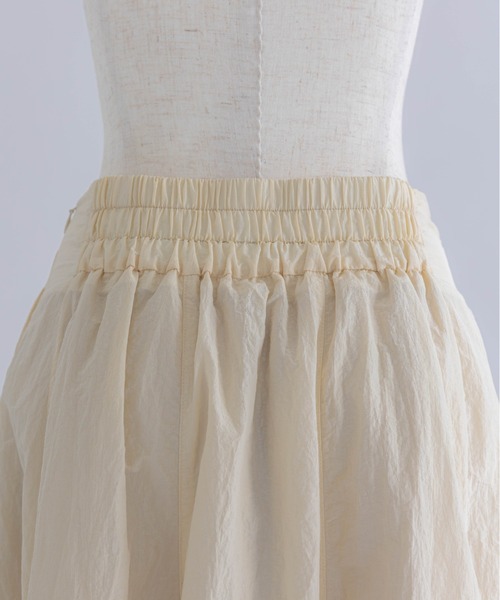 EN NEUME(エンノイム)の「Nylon Taffeta Flared Skirt(スカート・レディース・イエロー/ブラック/ブルー・FREE)」の11枚目の写真