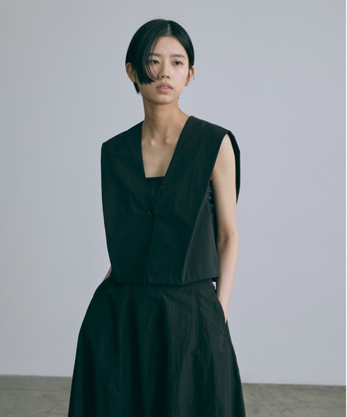 EN NEUME(エンノイム)の「Nylon Taffeta Flared Skirt(スカート・レディース・イエロー/ブラック/ブルー・FREE)」の21枚目の写真