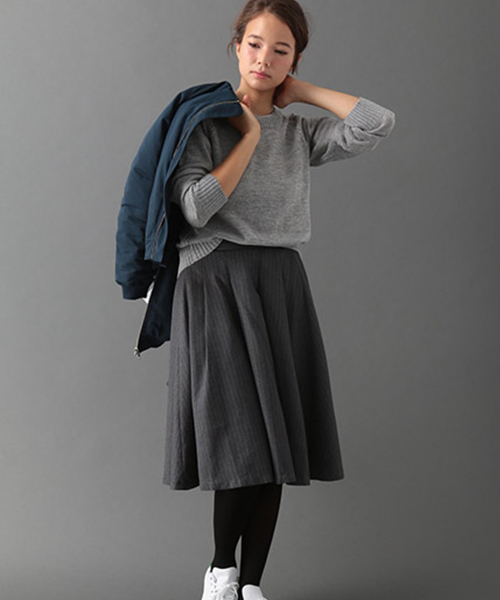 SEVENDAYS=SUNDAY（セブンデイズサンデイ）の「アイレット入　プルオーバー（ニット/セーター・レディース・モカ/オフホワイト/杢グレー/ネイビー・LARGE/MEDIUM）」の2枚目の写真