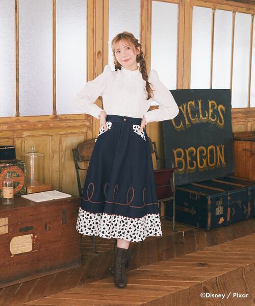 Disney(ディズニー)の「ジェシー/フレアスカート(デニムスカート・レディース・ネイビー・FREE)」の19枚目の写真