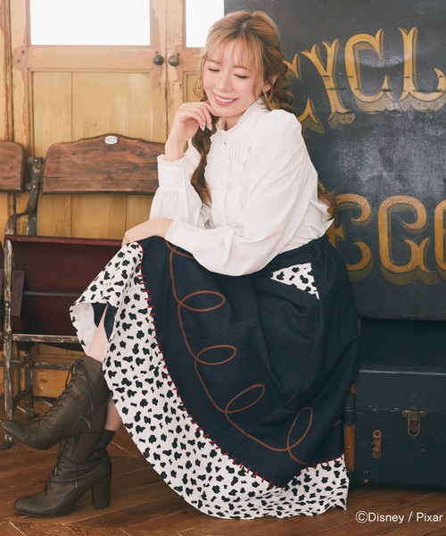 Disney(ディズニー)の「ジェシー/フレアスカート(デニムスカート・レディース・ネイビー・FREE)」の2枚目の写真