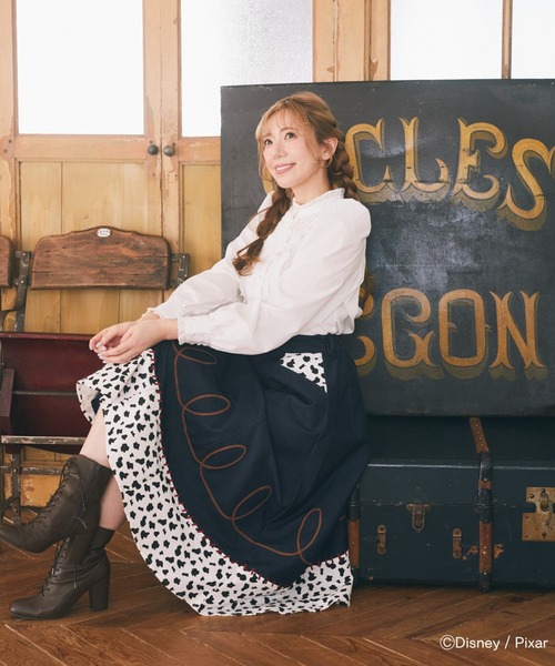 Disney(ディズニー)の「ジェシー/フレアスカート(デニムスカート・レディース・ネイビー・FREE)」の3枚目の写真