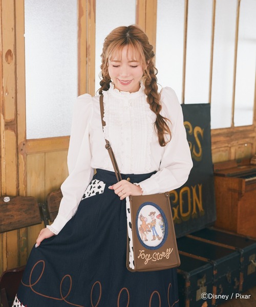 Disney(ディズニー)の「ジェシー/フレアスカート(デニムスカート・レディース・ネイビー・FREE)」の11枚目の写真