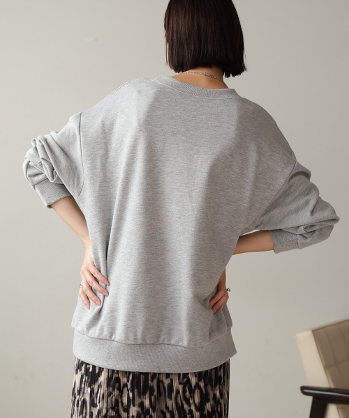 Bou Jeloud(ブージュルード)の「箔プリント裏毛プルオーバー(Tシャツ/カットソー・レディース・チャコールグレー/オフホワイト/グレー・FREE)」の18枚目の写真