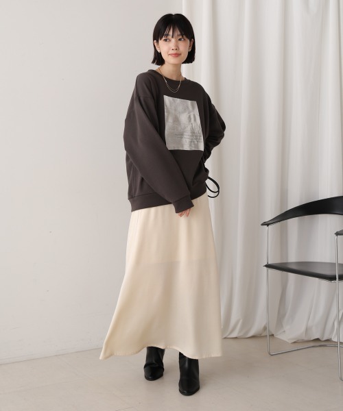 Bou Jeloud(ブージュルード)の「箔プリント裏毛プルオーバー(Tシャツ/カットソー・レディース・チャコールグレー/オフホワイト/グレー・FREE)」の21枚目の写真
