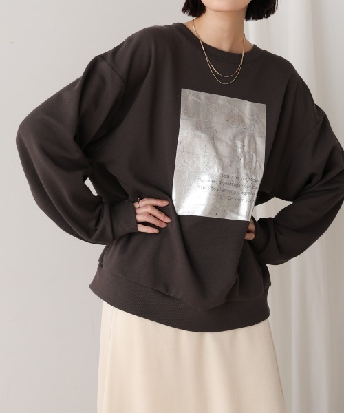 Bou Jeloud(ブージュルード)の「箔プリント裏毛プルオーバー(Tシャツ/カットソー・レディース・チャコールグレー/オフホワイト/グレー・FREE)」の22枚目の写真