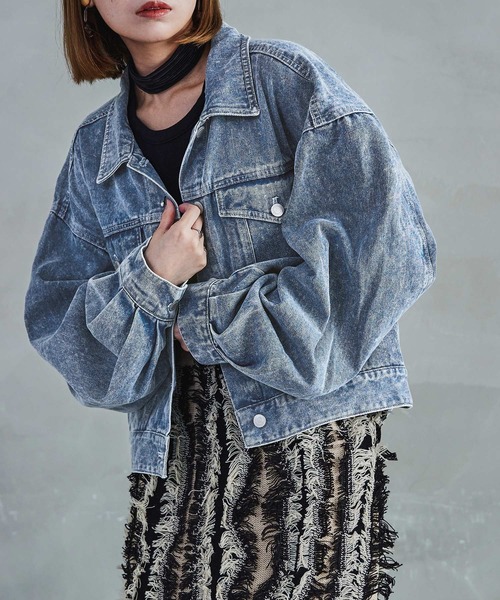 Fashion Letter（ファッションレター）の「デニムショートジャケット ショート丈 クロップド丈 ドロップショルダー（デニムジャケット・レディース・ブルー/ライトブルー/ブラック・M）」の21枚目の写真