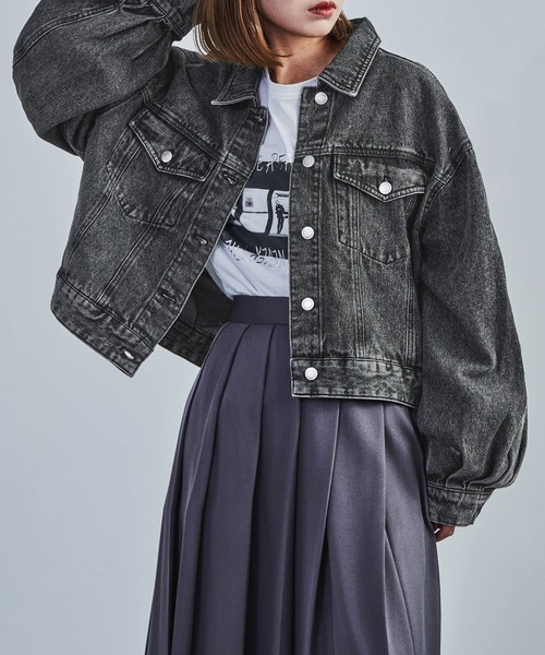 Fashion Letter（ファッションレター）の「デニムショートジャケット ショート丈 クロップド丈 ドロップショルダー（デニムジャケット・レディース・ブルー/ライトブルー/ブラック・M）」の4枚目の写真