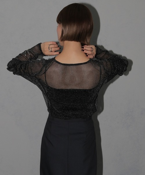 cheriella（シェリエラ）の「【cheriella】新色追加 ソフトラメシアーパフスリーブトップス NEW COLOR SOFT LAME SHEER PUFF SLEEVE TOPS（Tシャツ/カットソー・レディース・ブラック/ブルーグリーン/チャコール/アイボリー・M）」の6枚目の写真