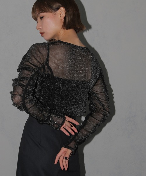 cheriella（シェリエラ）の「【cheriella】新色追加 ソフトラメシアーパフスリーブトップス NEW COLOR SOFT LAME SHEER PUFF SLEEVE TOPS（Tシャツ/カットソー・レディース・ブラック/ブルーグリーン/チャコール/アイボリー・M）」の5枚目の写真